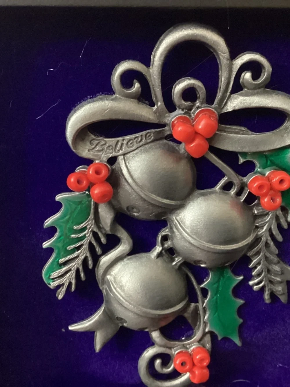 Handmade upcycled Christmas jewelry Art pewter brooch silvertone star kittys